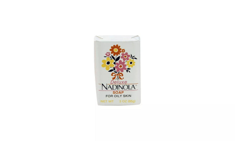 Deluxe Nadinola Soap for Oily Skin lathers away excess oils, 3 oz