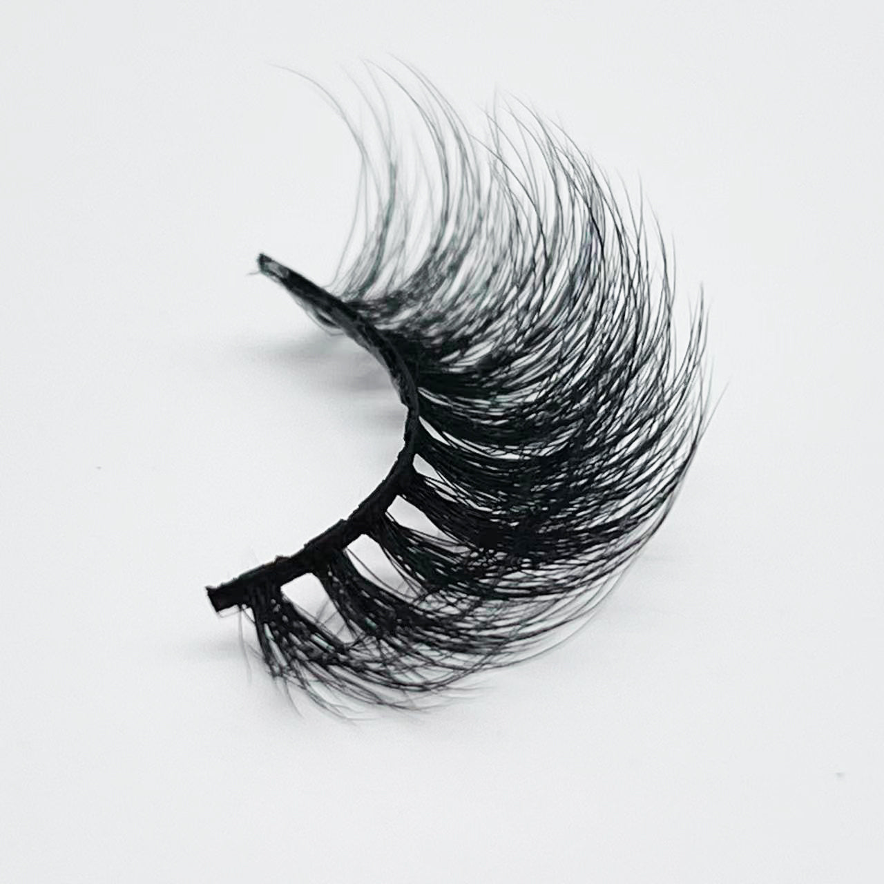 Pretty Nior Serenity Lashes